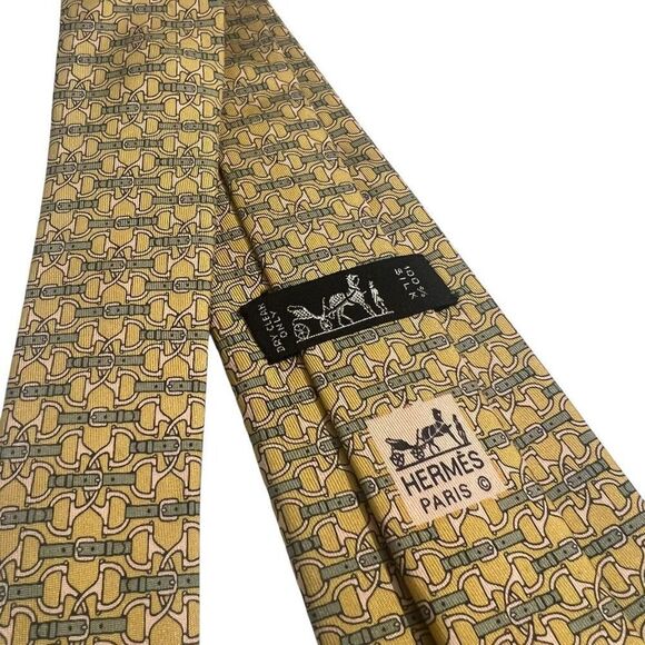 Hermes Paris Men's Yellow Gray Links Chains Pointed French Silk Tie - Picture 1 of 7